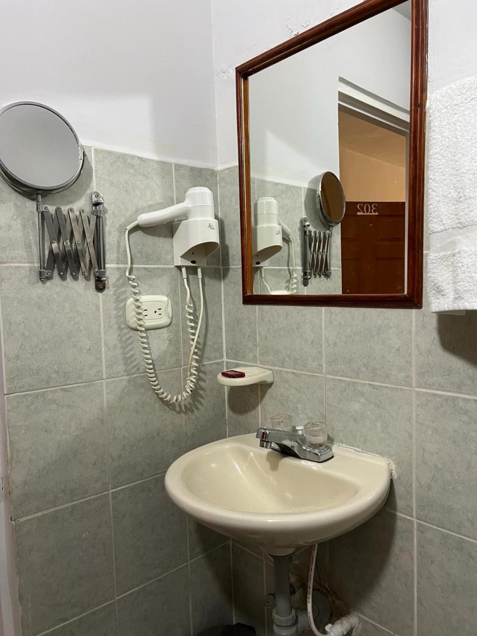 Hotel Armenia Centro Dış mekan fotoğraf